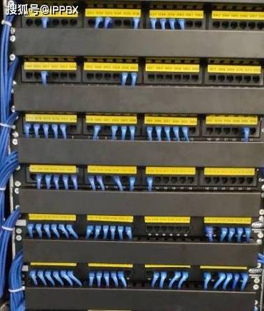 上海机房线路整理与综合布线施工解决方案 理线架与配线架安装指南